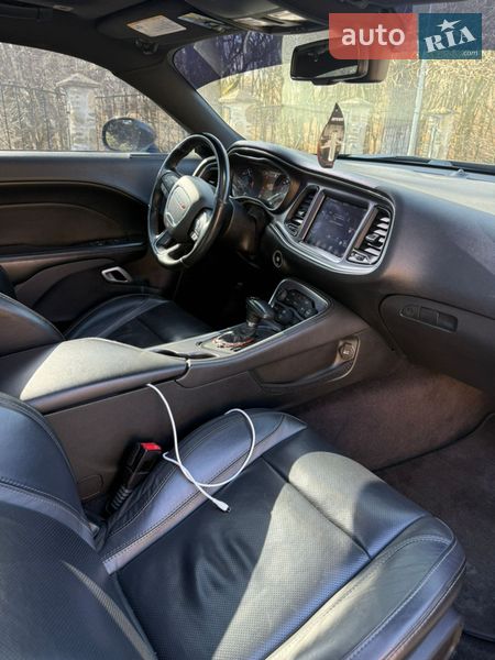 Купе Dodge Challenger 2017 в Черновцах