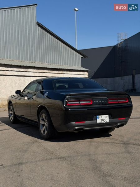 Купе Dodge Challenger 2017 в Киеве