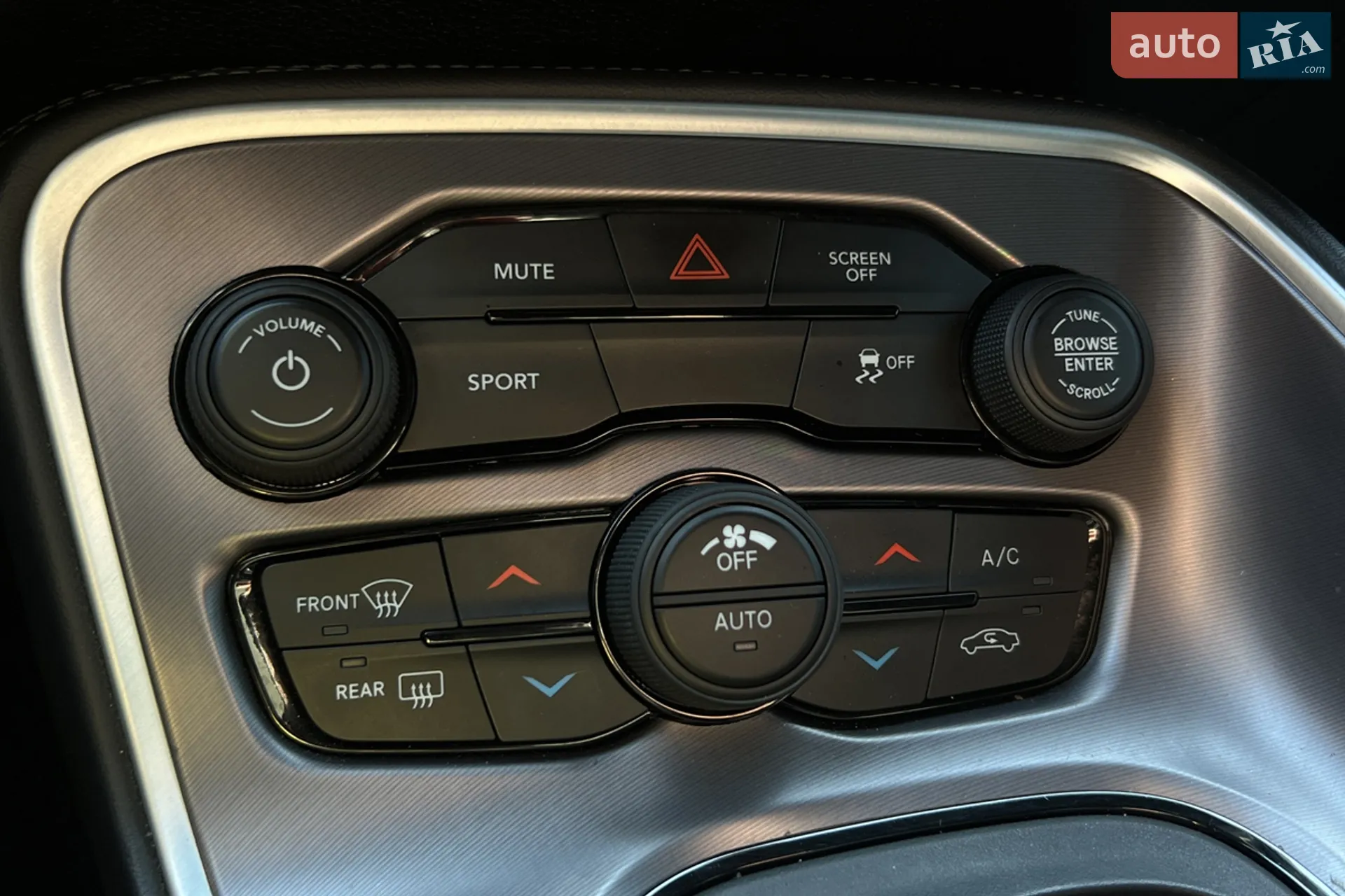 2018 Dodge Challenger - мініатюра 17