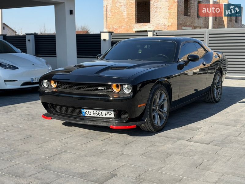 Купе Dodge Challenger 2017 в Ивано-Франковске