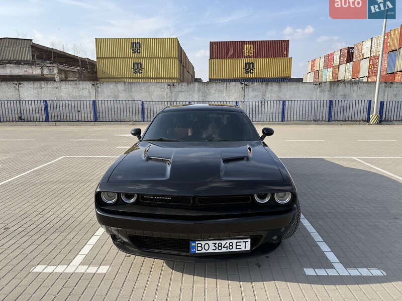 Купе Dodge Challenger 2019 в Тернополі