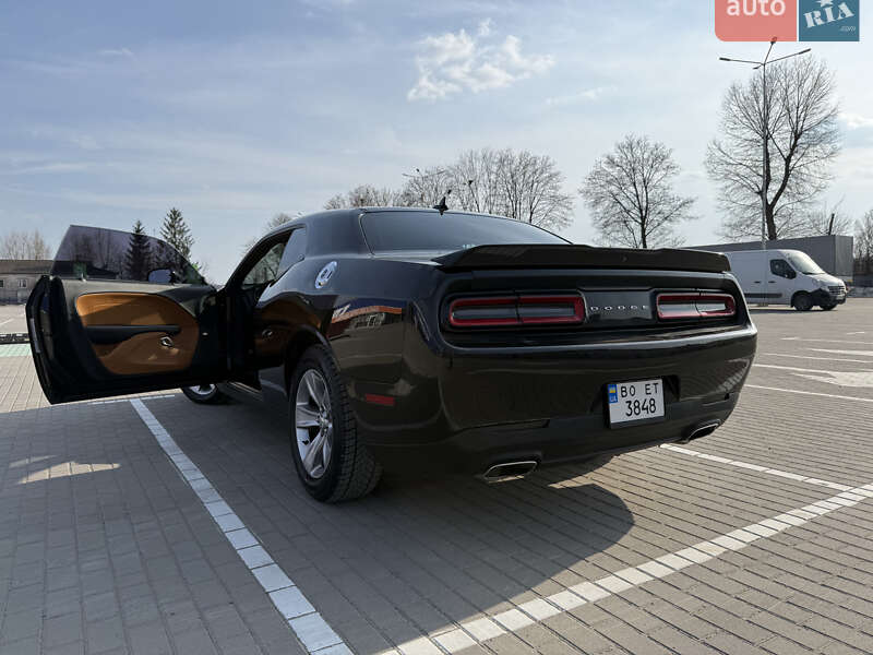 Купе Dodge Challenger 2019 в Тернополі