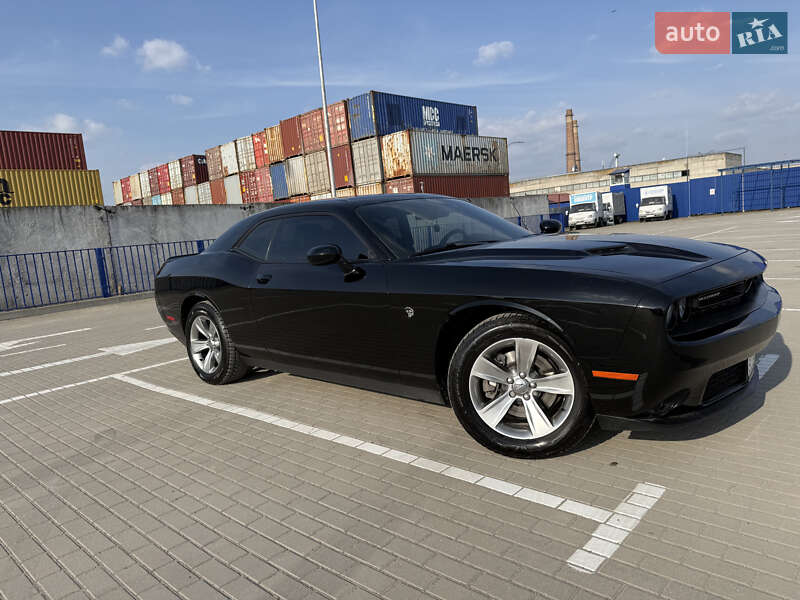 Купе Dodge Challenger 2019 в Тернополі
