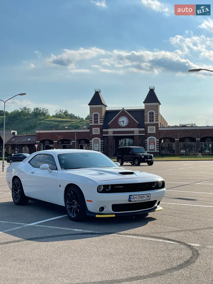 2021 Dodge Challenger - мініатюра 17