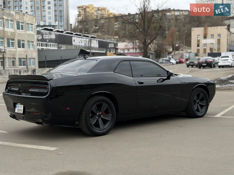 Купе Dodge Challenger 2015 в Киеве