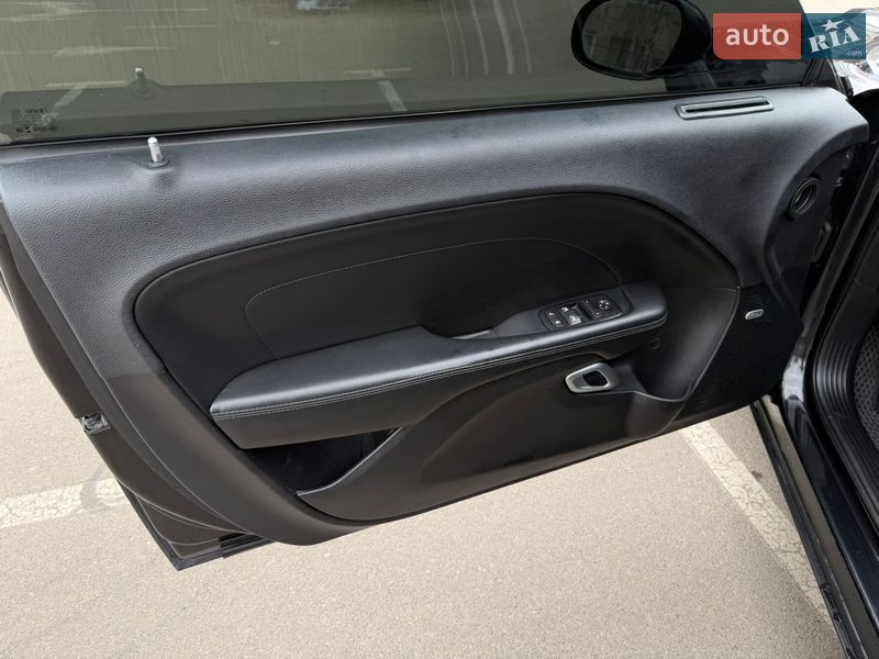 Купе Dodge Challenger 2015 в Киеве