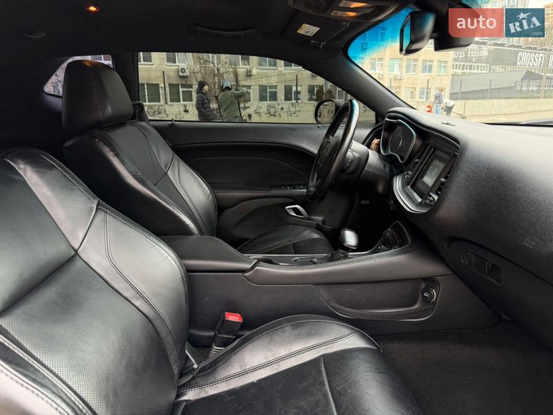 Купе Dodge Challenger 2015 в Киеве