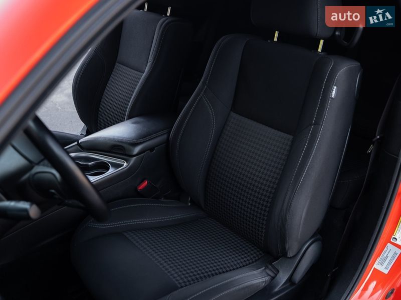 Купе Dodge Challenger 2017 в Дніпрі фото 9 Купе Dodge Challenger 2017 в Дніпрі