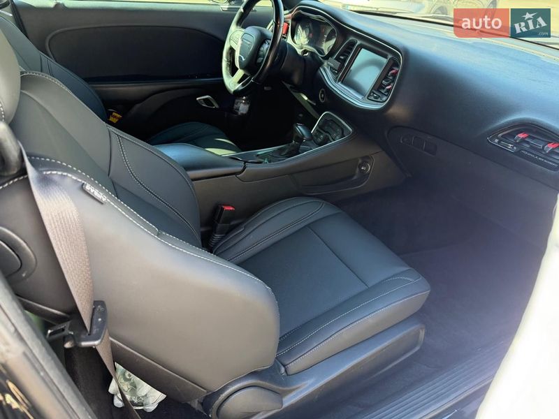 Купе Dodge Challenger 2017 в Києві фото 9 Купе Dodge Challenger 2017 в Києві