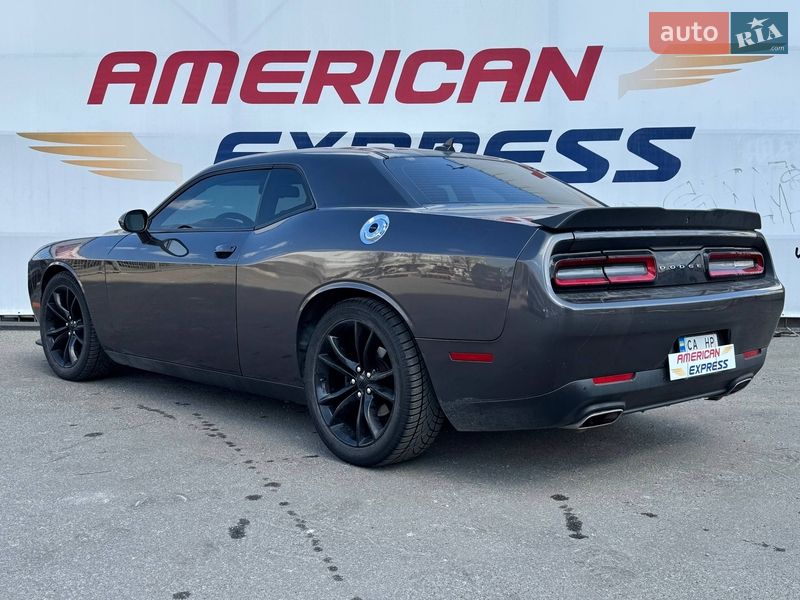 Купе Dodge Challenger 2016 в Киеве фото 5 Купе Dodge Challenger 2016 в Киеве