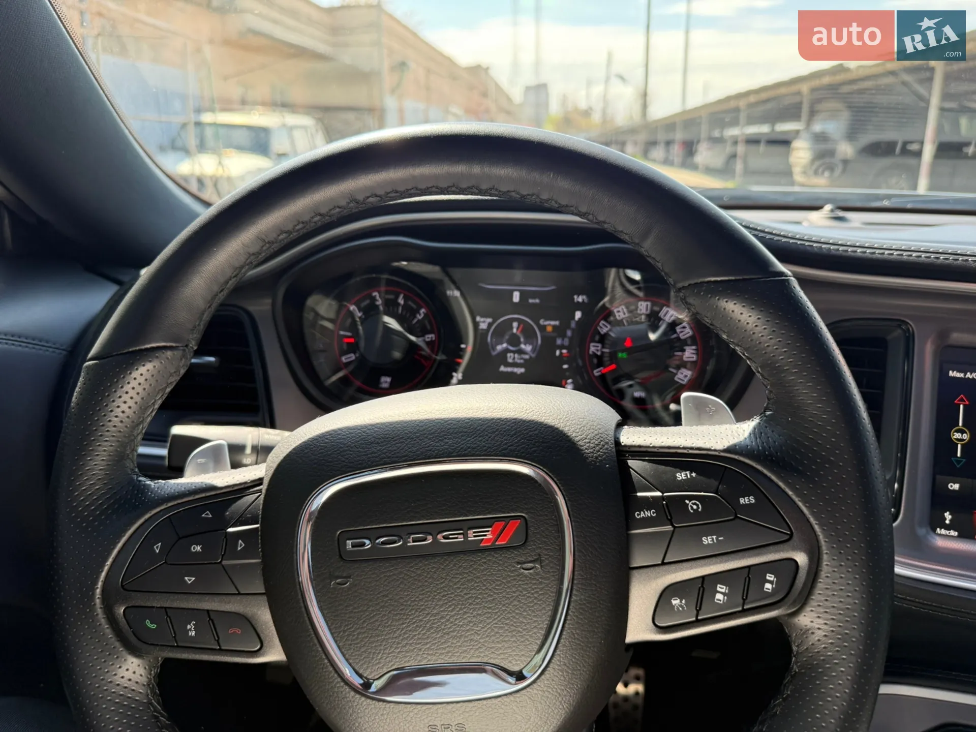 2022 Dodge Challenger - мініатюра 28