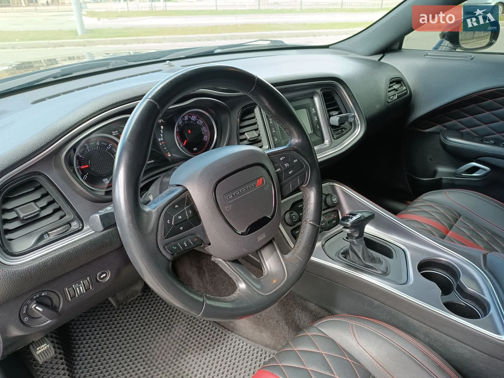 2017 Dodge Challenger - мініатюра 19