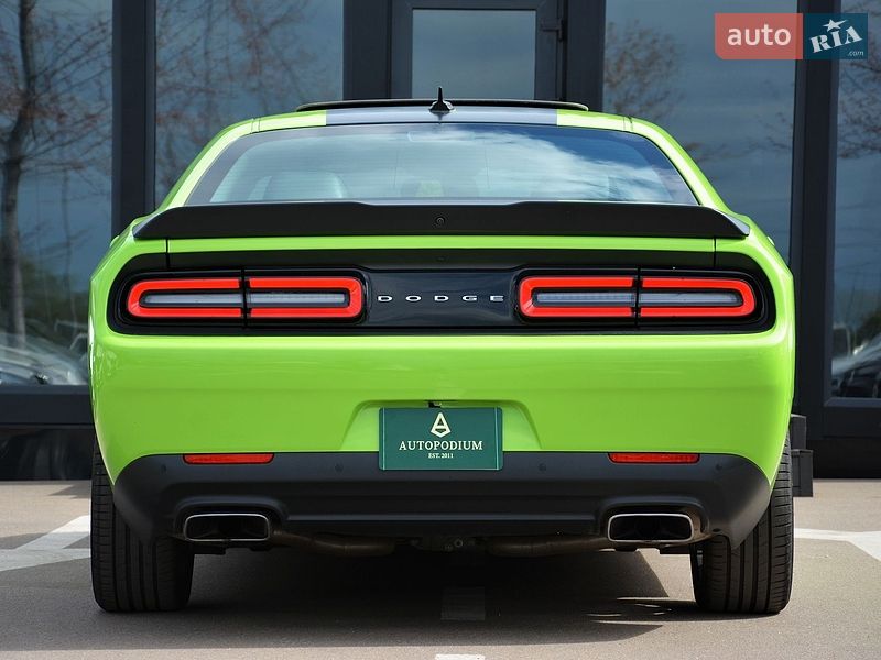 Купе Dodge Challenger 2015 в Киеве