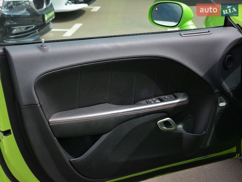 Купе Dodge Challenger 2015 в Киеве