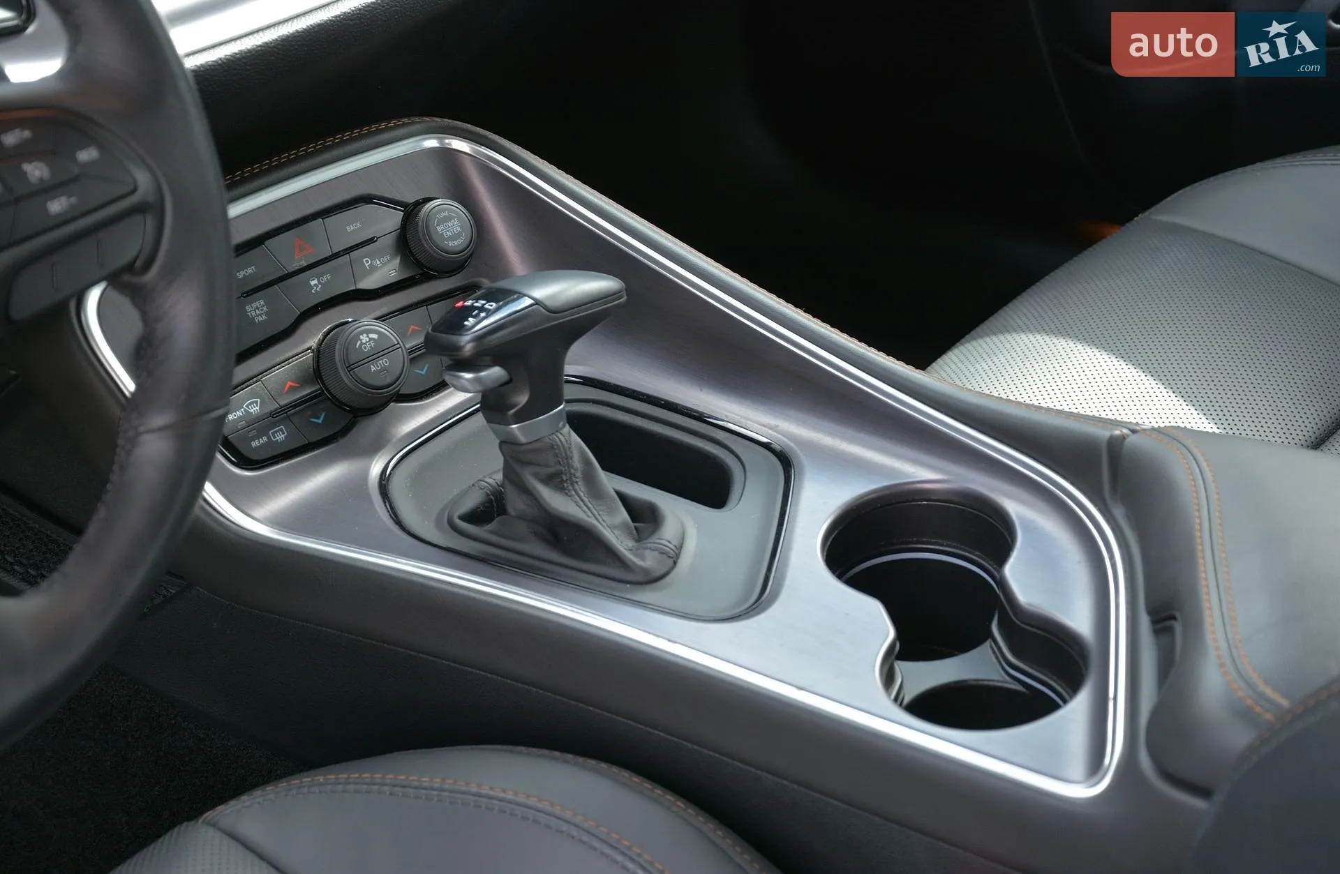 2015 Dodge Challenger - мініатюра 40