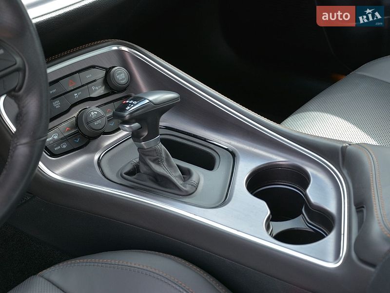 Купе Dodge Challenger 2015 в Киеве