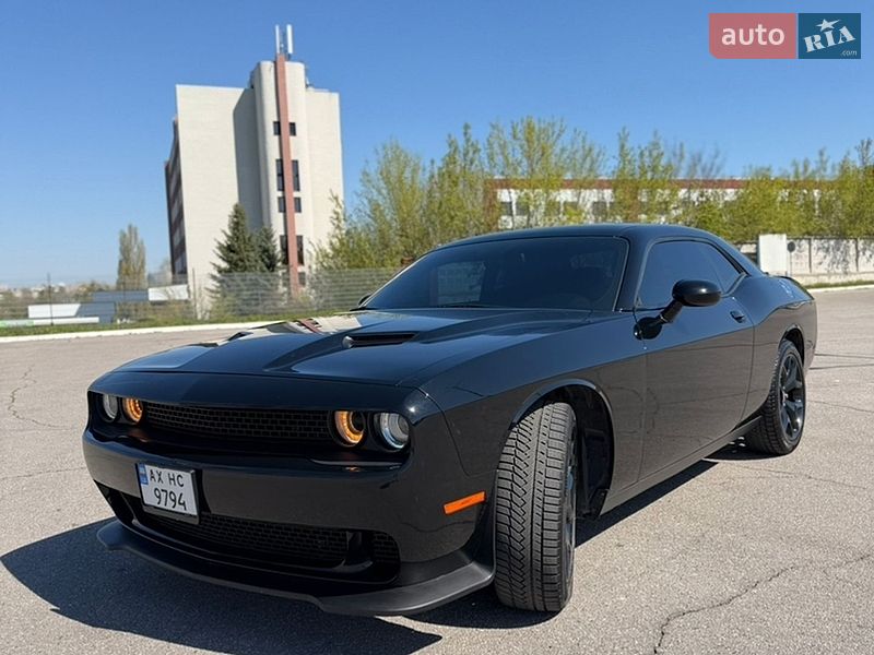 Купе Dodge Challenger 2018 в Харкові