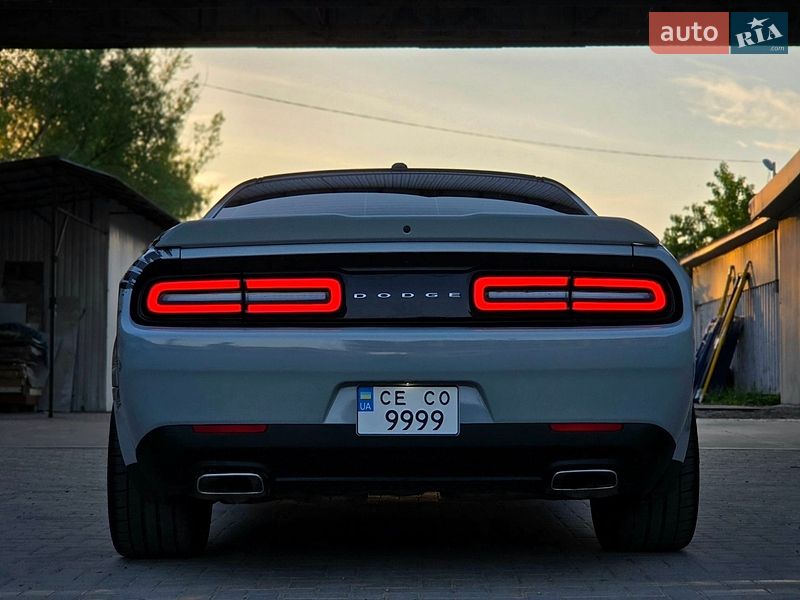 Купе Dodge Challenger 2023 в Черновцах