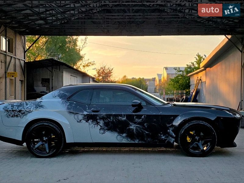 Купе Dodge Challenger 2023 в Черновцах