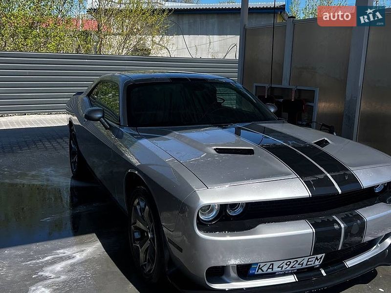 Купе Dodge Challenger 2016 в Киеве