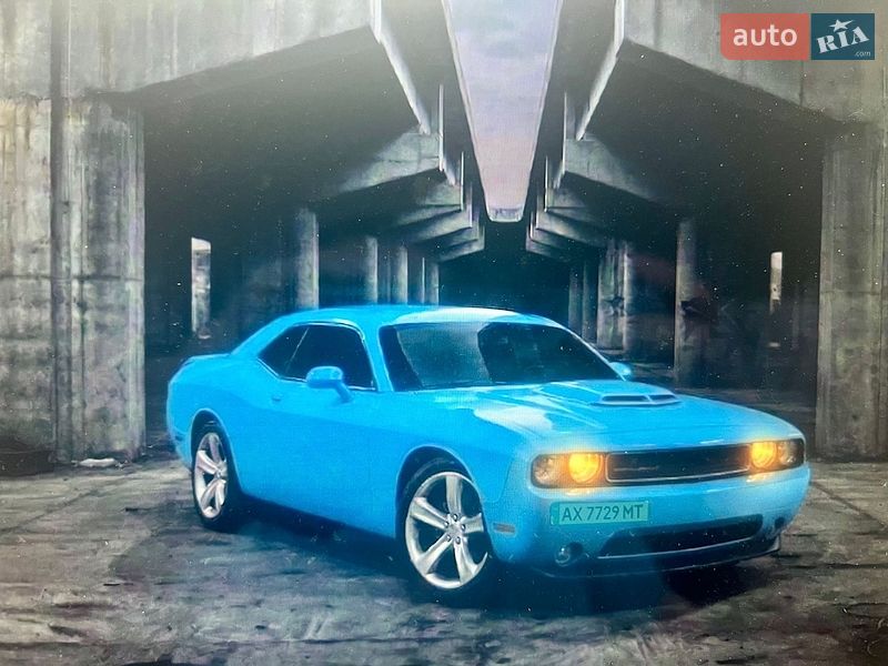 Купе Dodge Challenger 2012 в Львове