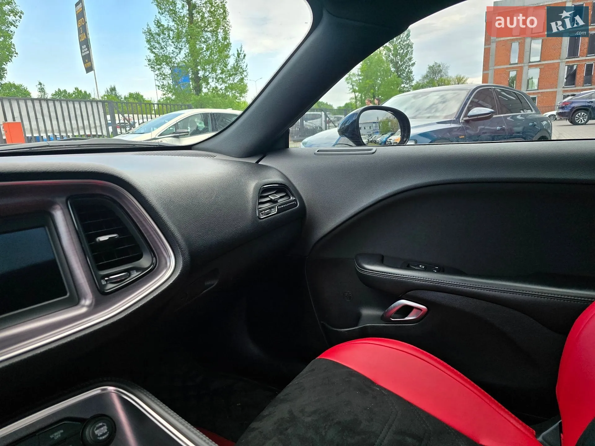 2018 Dodge Challenger - мініатюра 23