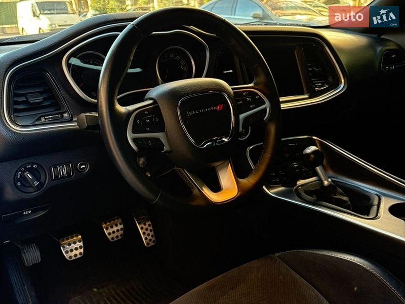 Купе Dodge Challenger 2016 в Києві