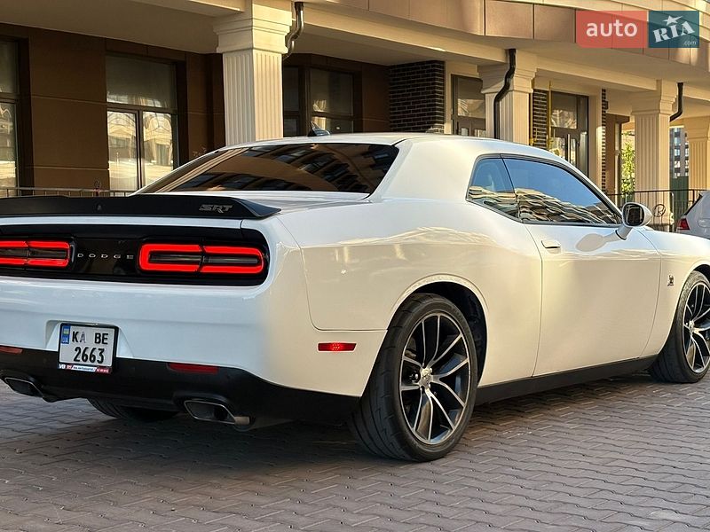 Купе Dodge Challenger 2016 в Києві
