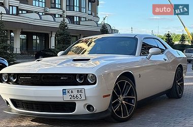 Купе Dodge Challenger 2016 в Києві