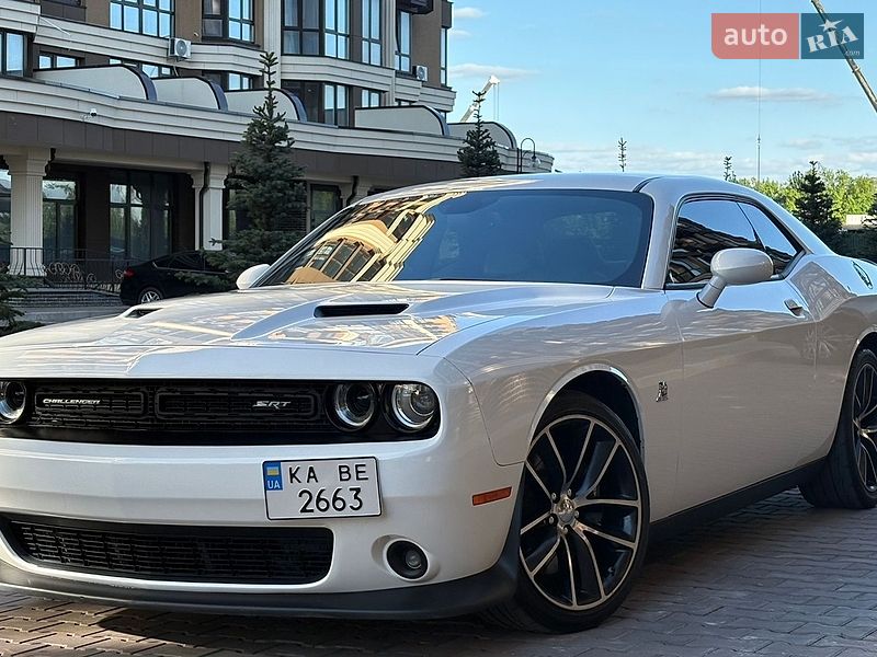 Купе Dodge Challenger 2016 в Києві