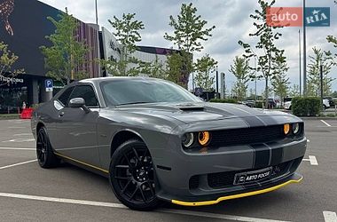 Купе Dodge Challenger 2017 в Києві