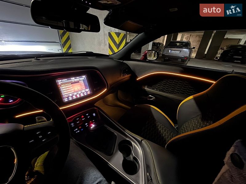 Купе Dodge Challenger 2021 в Львові