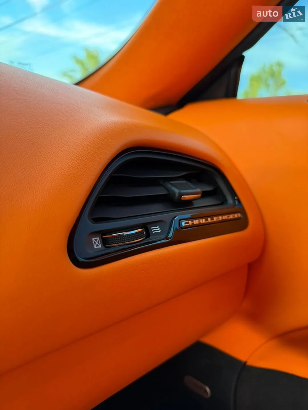 2016 Dodge Challenger - мініатюра 53