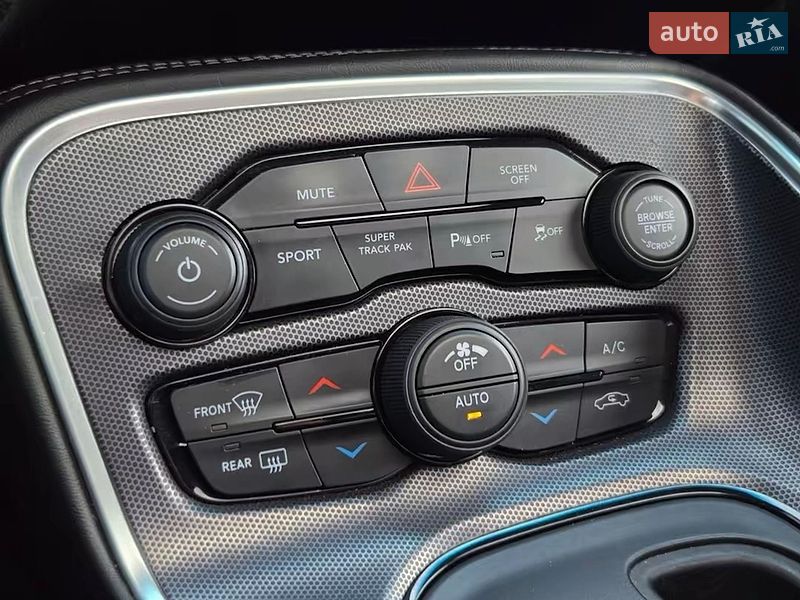 Купе Dodge Challenger 2017 в Києві