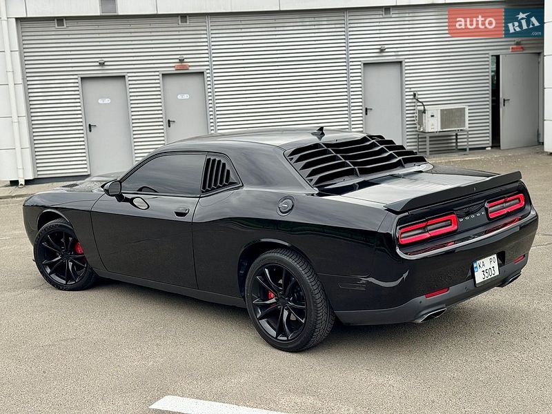 Купе Dodge Challenger 2016 в Киеве