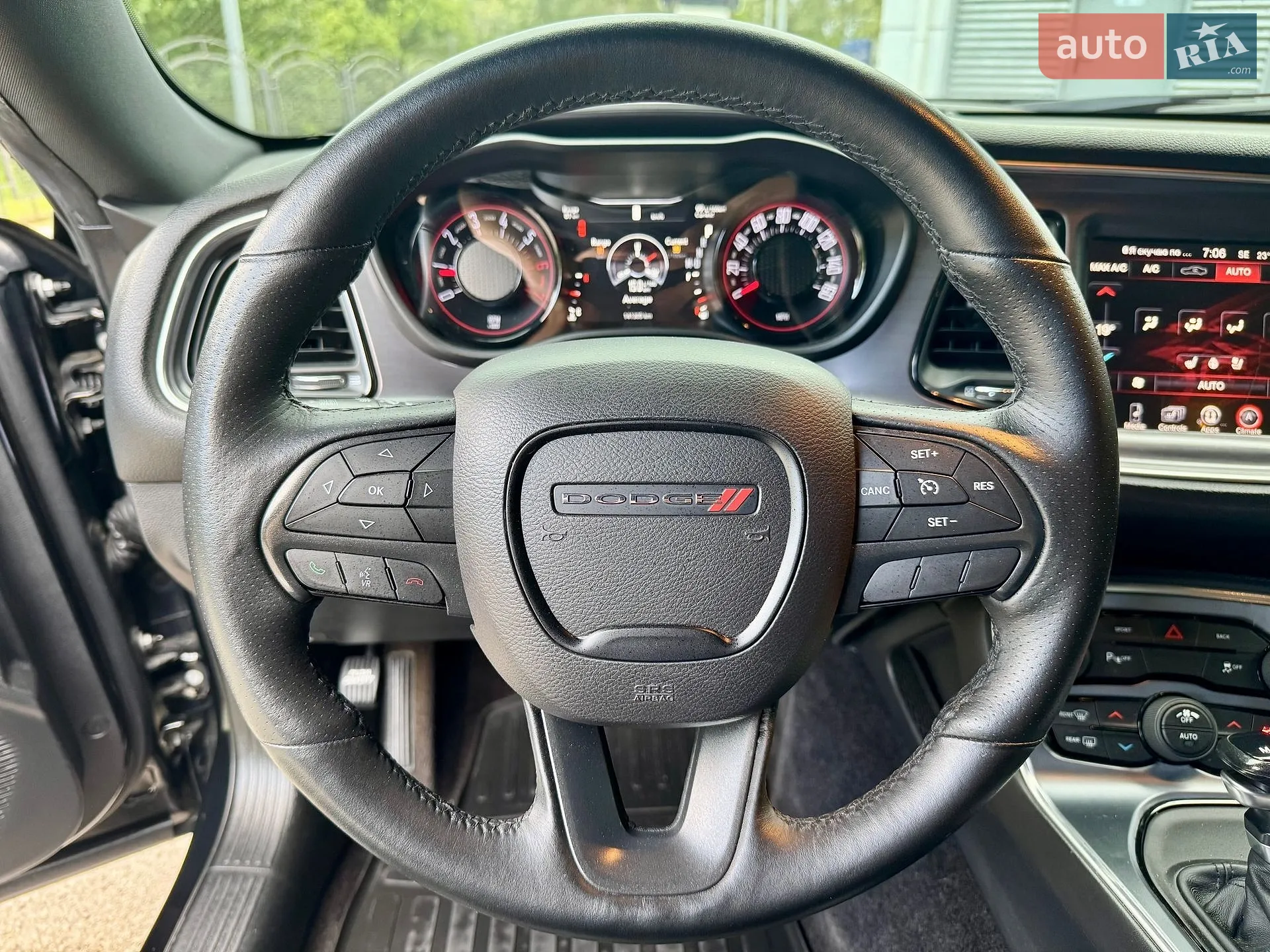 2016 Dodge Challenger - мініатюра 26