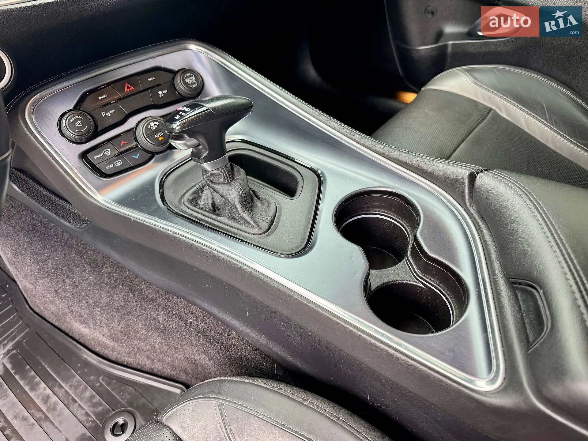 2016 Dodge Challenger - мініатюра 28
