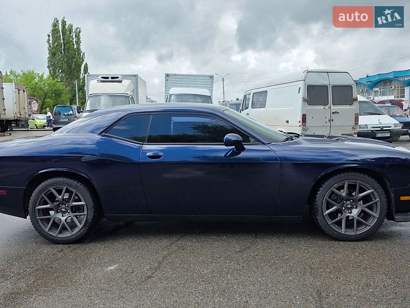 Купе Dodge Challenger 2013 в Сумах