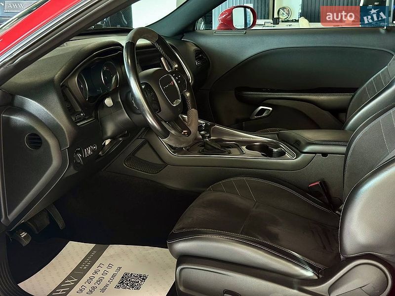 Купе Dodge Challenger 2016 в Львові