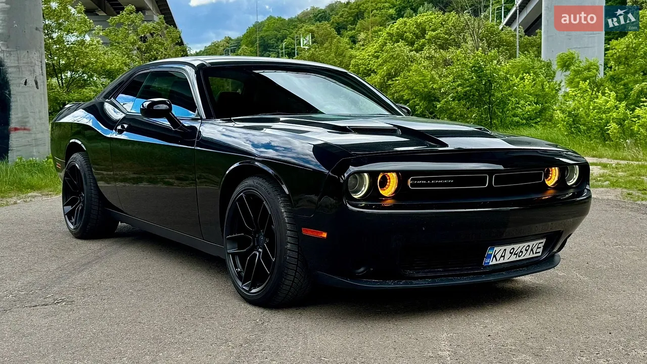 2017 Dodge Challenger - мініатюра 17