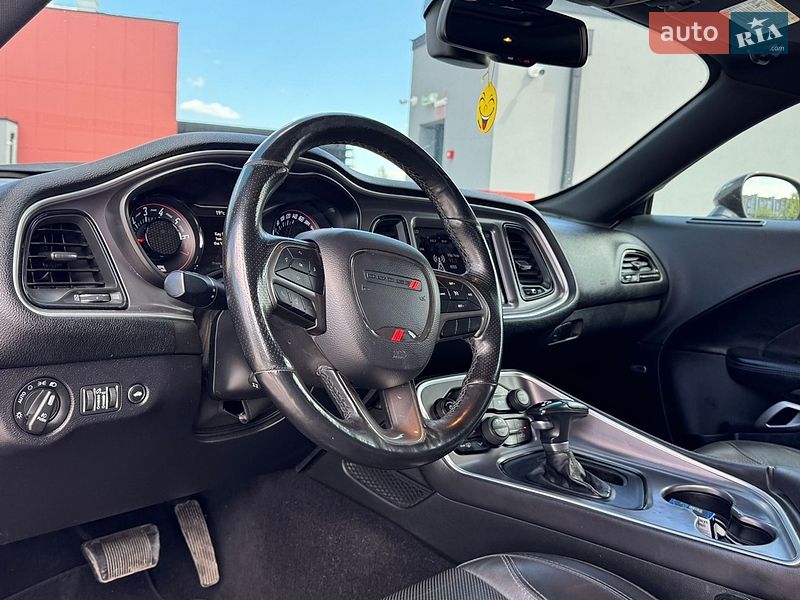 Купе Dodge Challenger 2019 в Львове