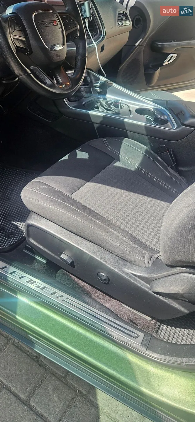 2018 Dodge Challenger - мініатюра 14