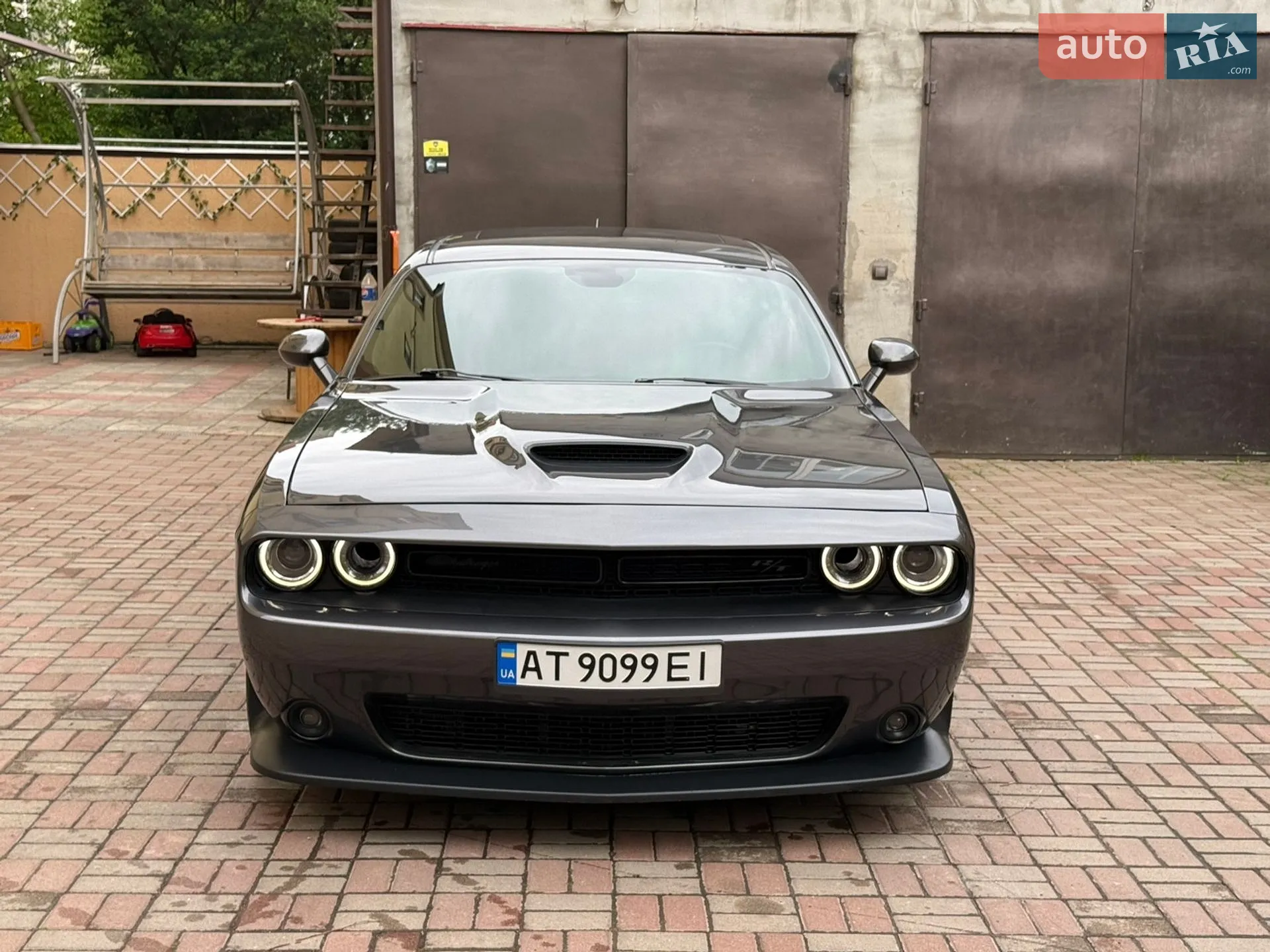 Dodge Challenger 2019 VIN 2C3CDZBT5KH694927 фото оголошення 2 з 5