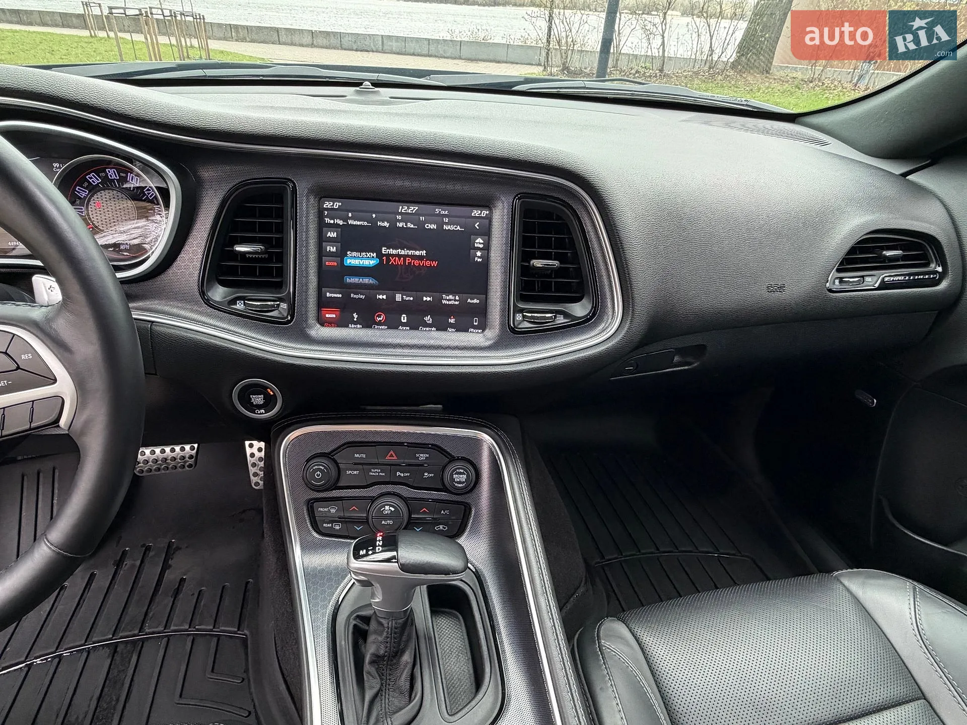 2017 Dodge Challenger - мініатюра 32