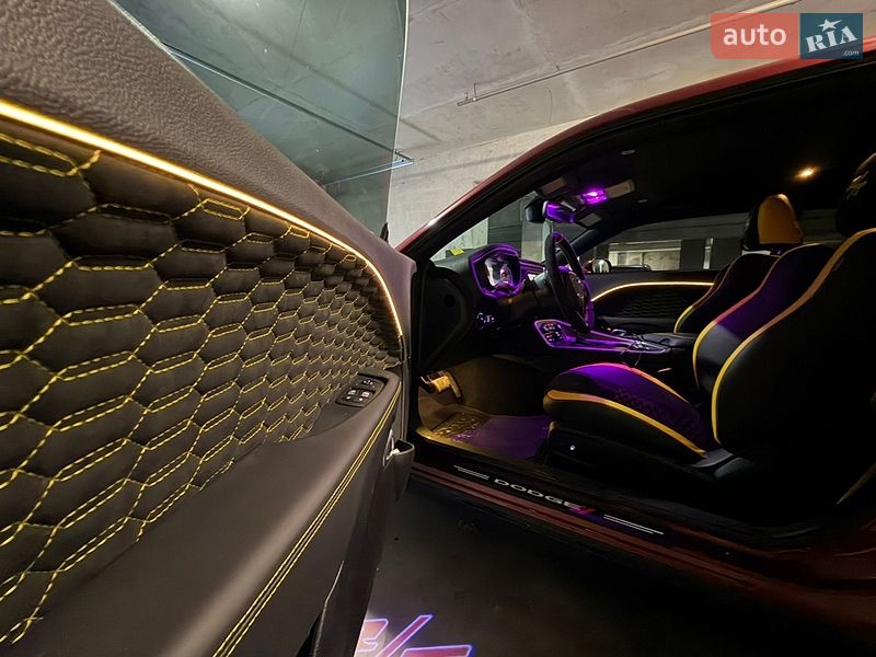 Купе Dodge Challenger 2021 в Львові