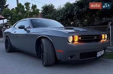 Купе Dodge Challenger 2018 в Ужгороді