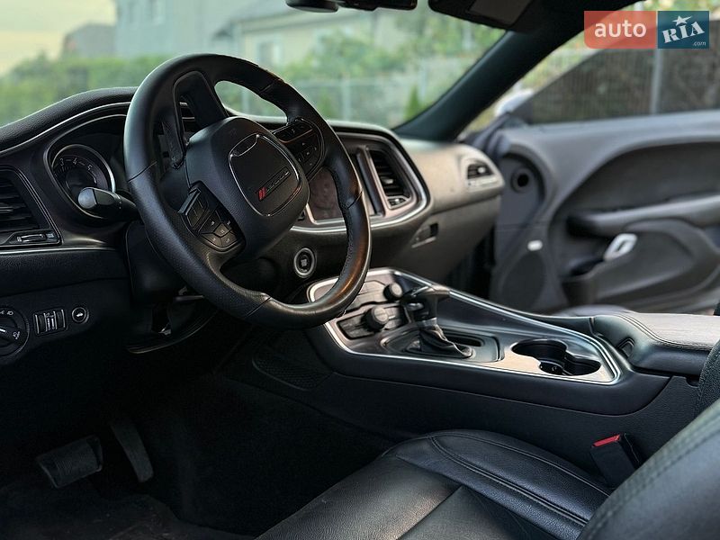 Купе Dodge Challenger 2018 в Ужгороді