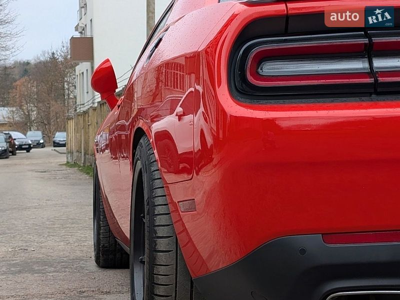 Купе Dodge Challenger 2017 в Львове