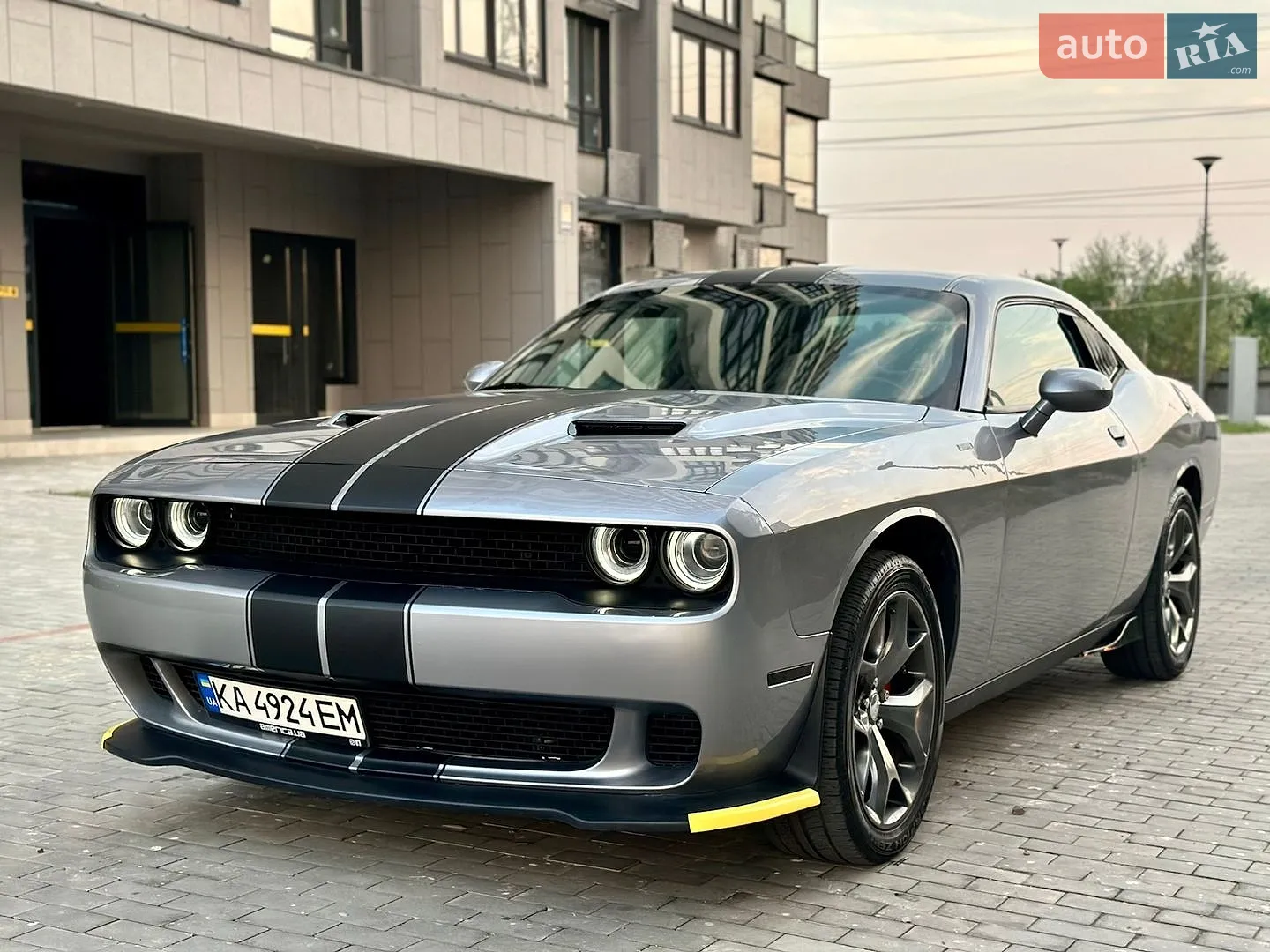 2016 Dodge Challenger - мініатюра 2