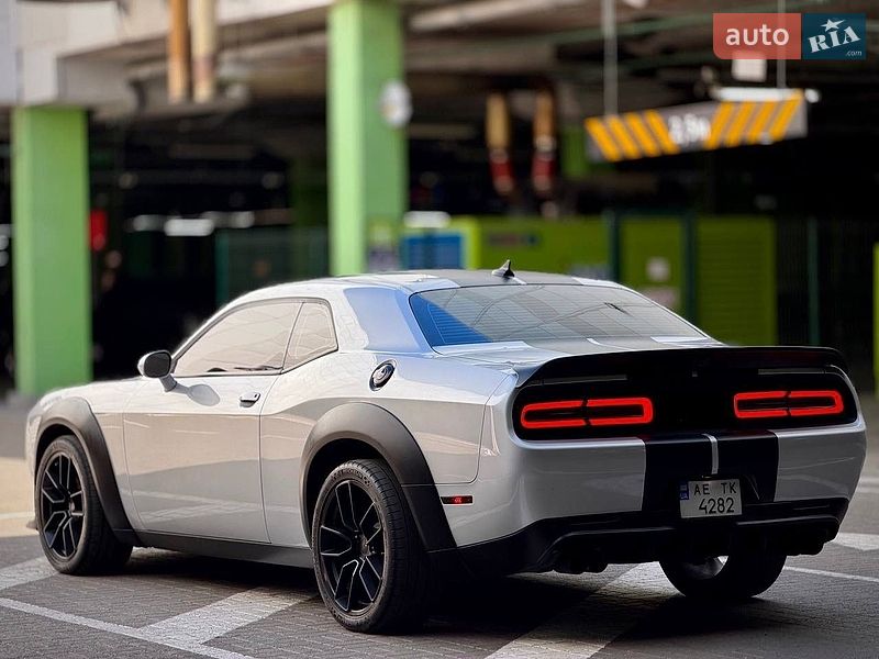 Купе Dodge Challenger 2020 в Киеве